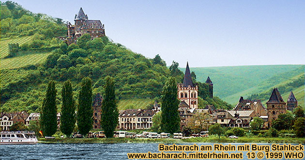 Bacharach am Rhein mit Burg Stahleck, Peterskirche, Marktturm und Mnzturm.
