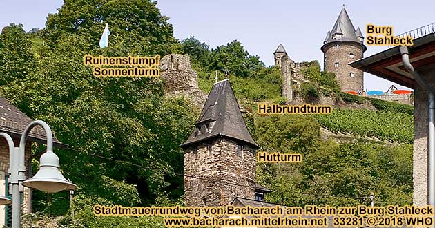 Start vom Stadtmauerrundweg Bacharach gegenber der Mittelrheinhalle, links neben dem Haus Mainzer Strae 2. Von hier geht es entlang und ber die alte Stadtmauer zur Burg Stahleck auf der Rheinhhe. 